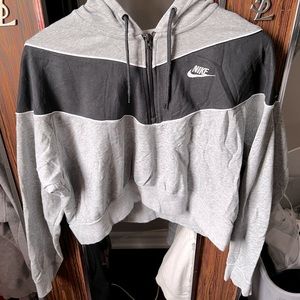 Nike Crop Sweater